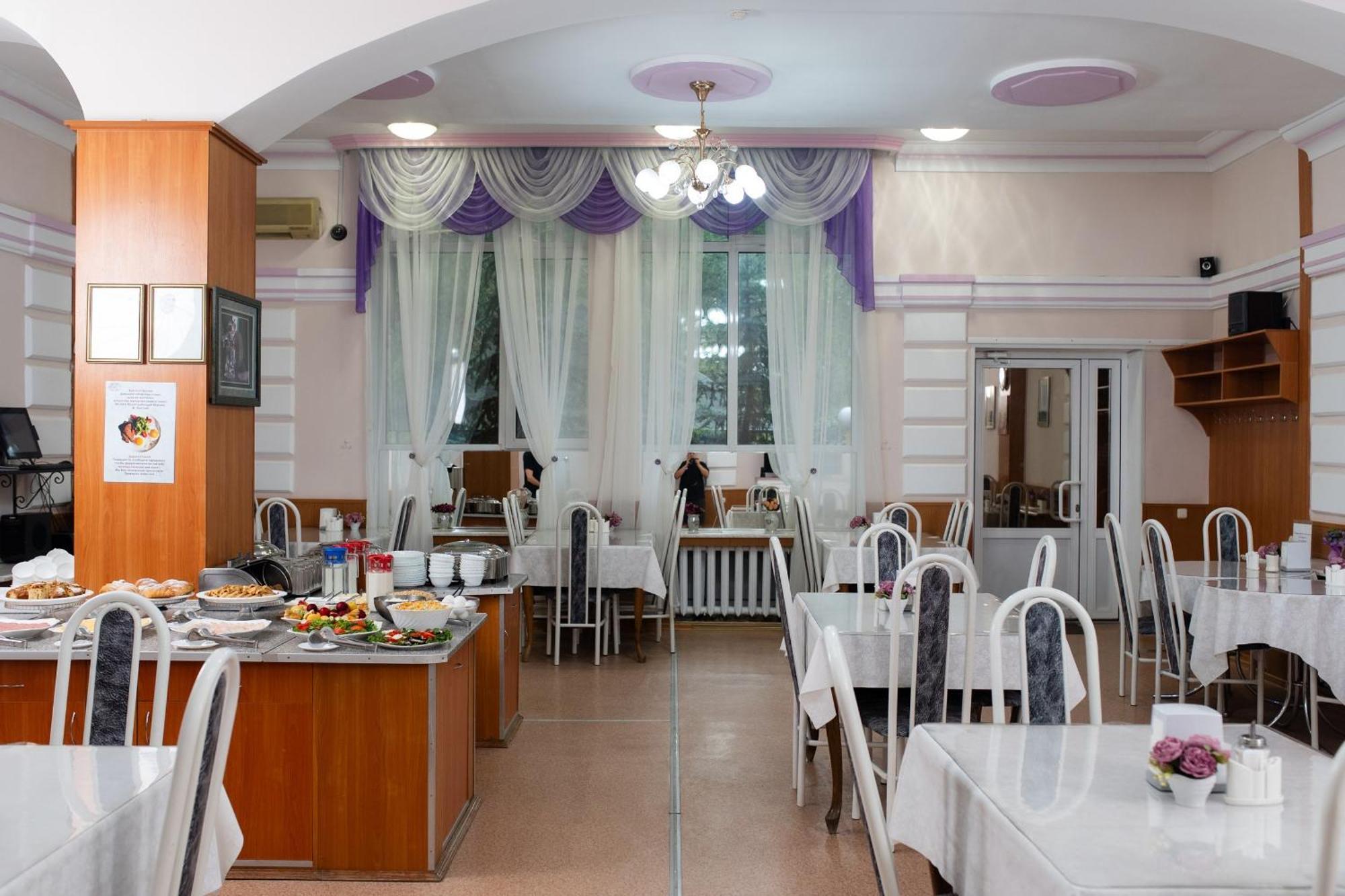 Aktobe Hotel Exterior foto