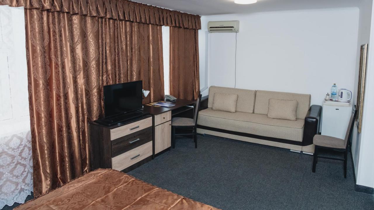 Aktobe Hotel Exterior foto